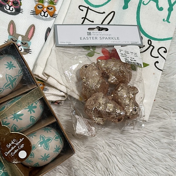 🌴 NWT Easter Kitchen Towels & Decor Bundle - Picture 3 of 3